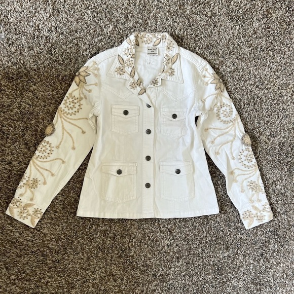 Alma Soul Peru Handcrafted Embroidered White Denim Jacket - Picture 1 of 8
